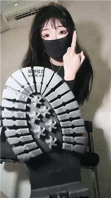 绝美兔绑带靴底灯 (1).JPG