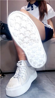 【琪琪sama】小白鞋脏棉袜    260214-9BP